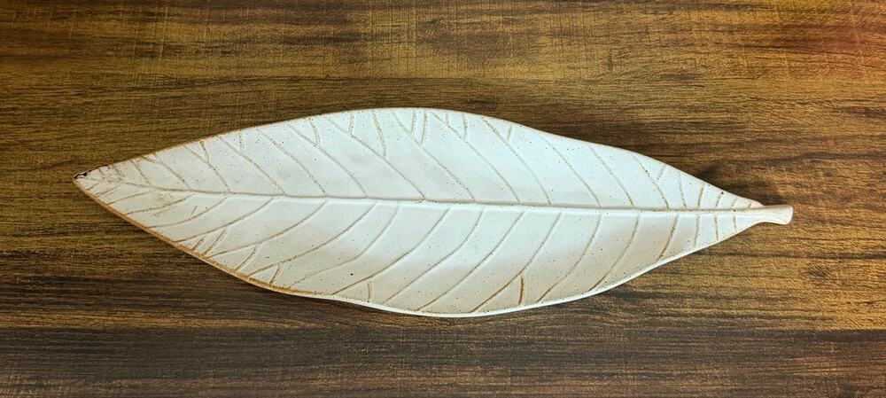 NWOT Boho Decor Rosanna Farm to Table Ceramic Leaf Tray
